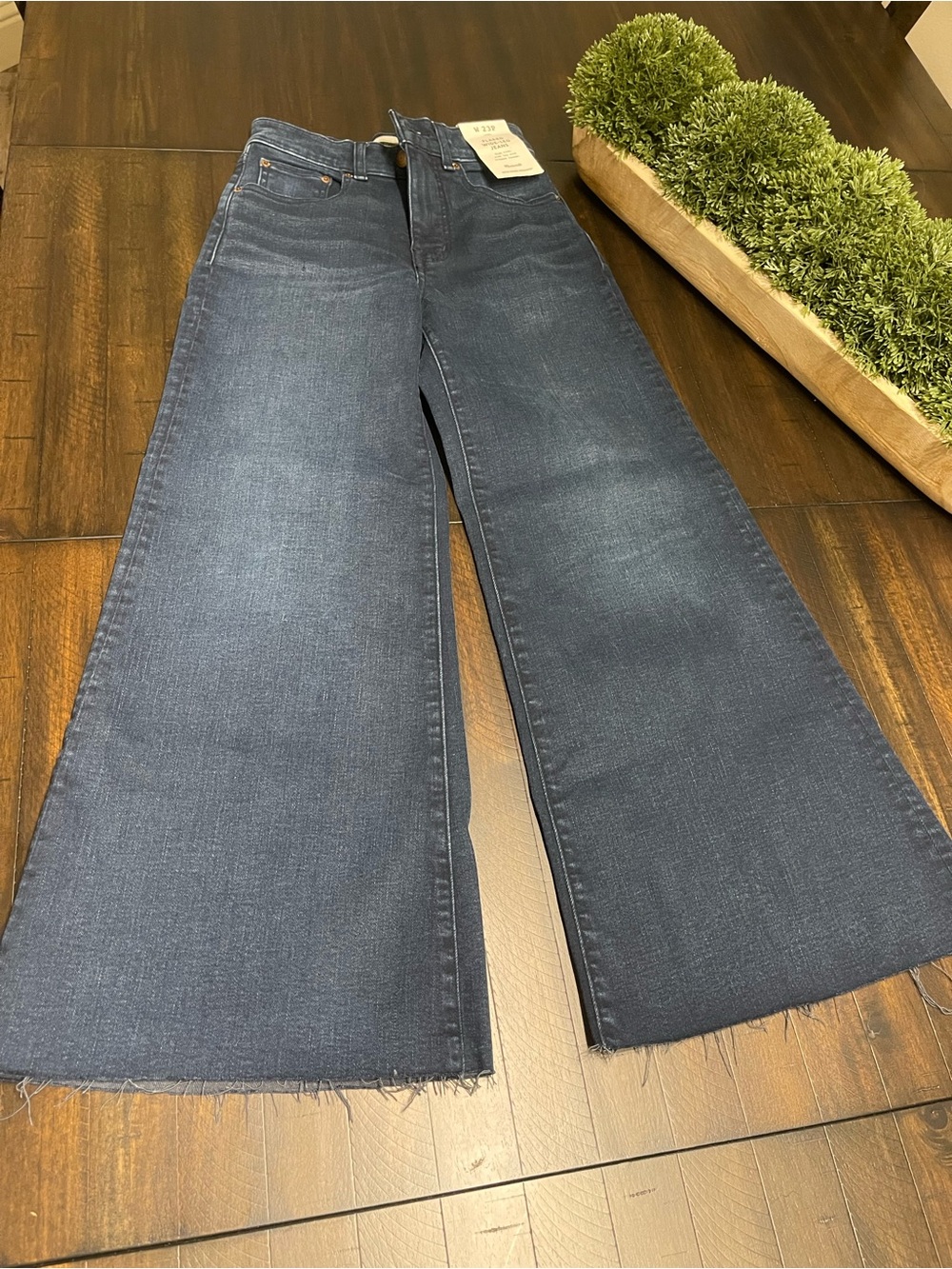 Madewell High-Rise Wide-Leg Crop Jeans - Picture 3 of 5